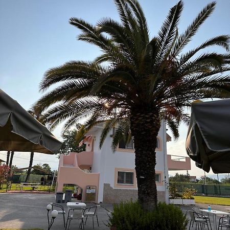 7Syn7 Aparthotel Oreí Kültér fotó