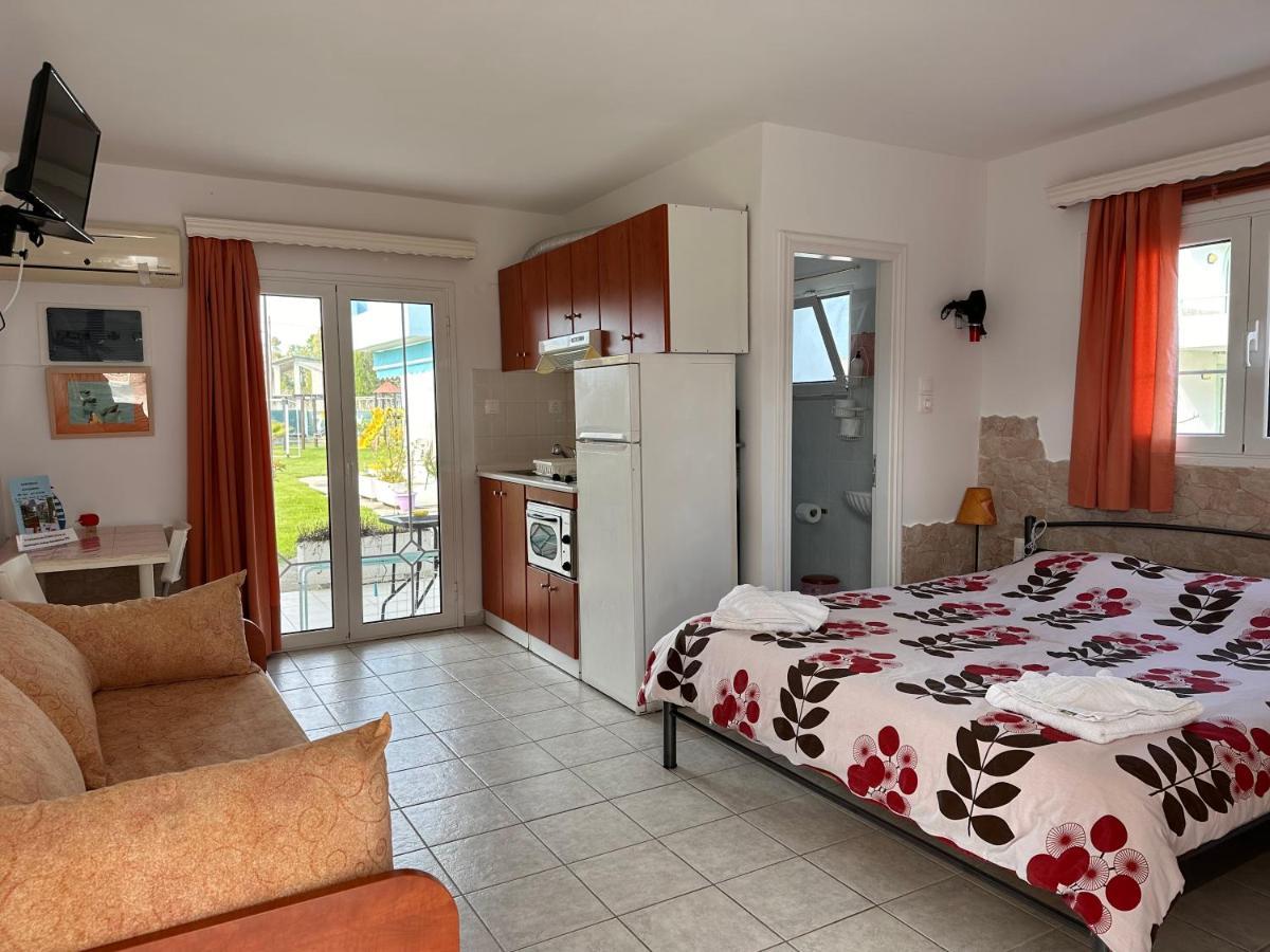 7Syn7 Aparthotel Oreí Kültér fotó
