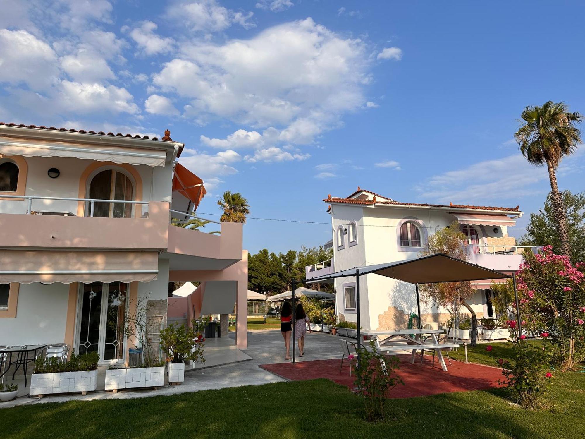 7Syn7 Aparthotel Oreí Kültér fotó