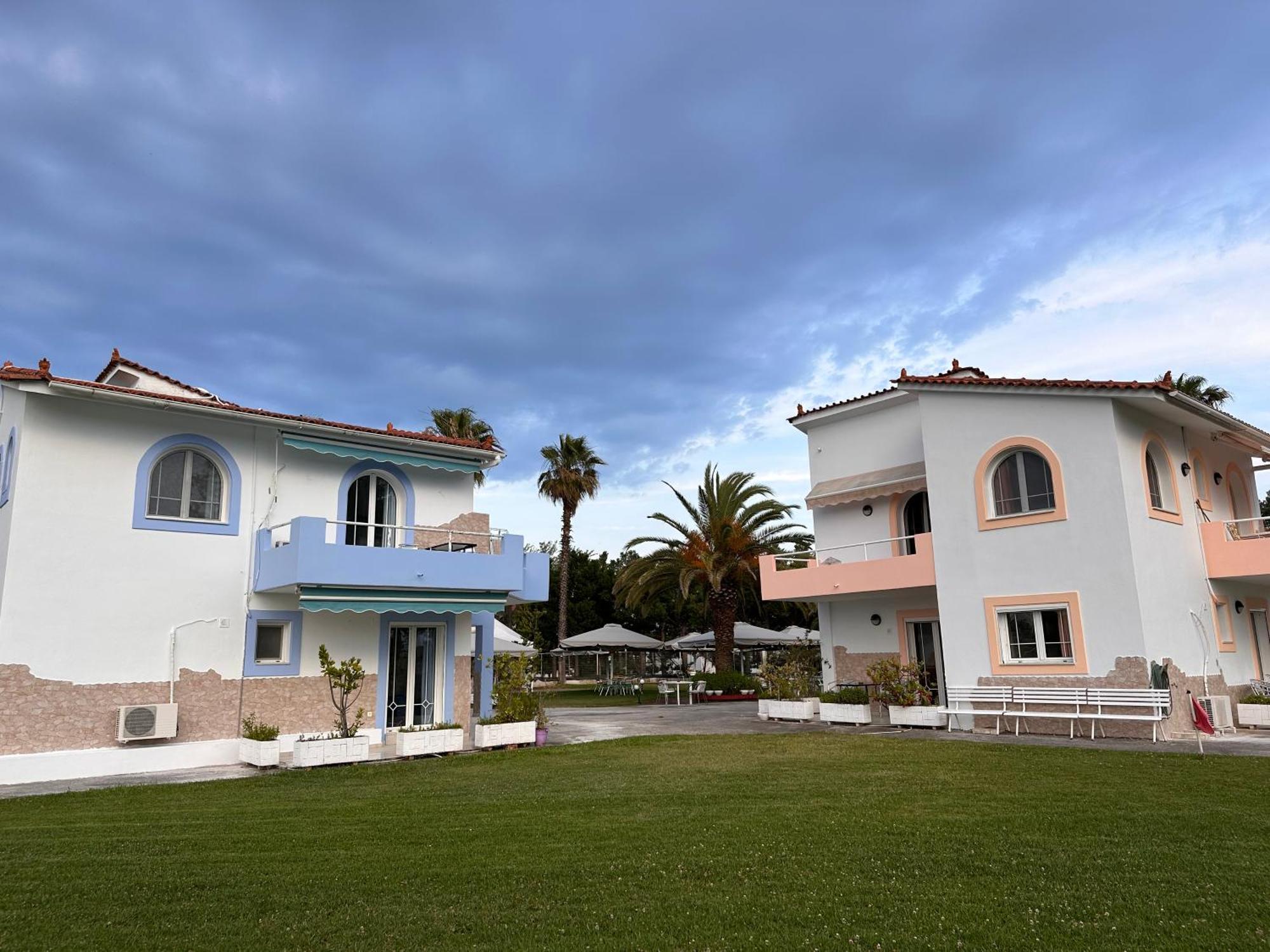 7Syn7 Aparthotel Oreí Kültér fotó